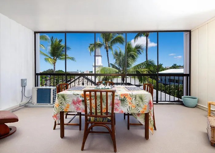 Kona Plaza#411 Top Floor In Town, Ac, & Elevators